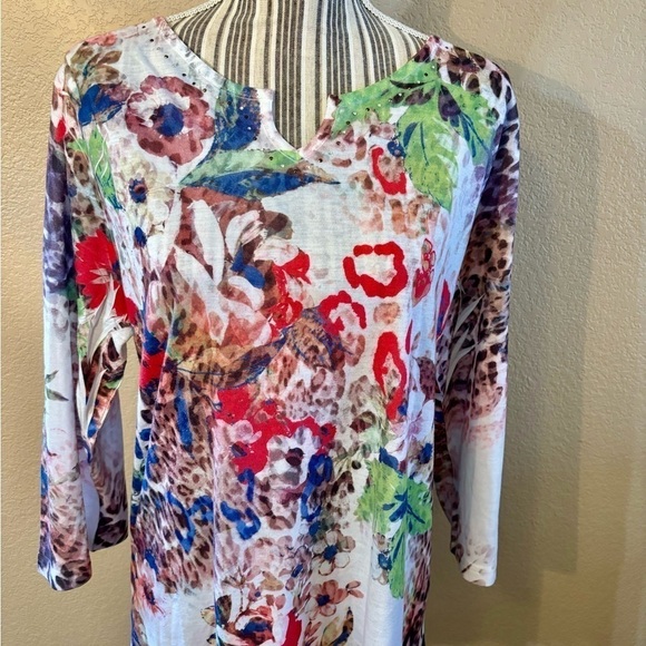 Breckenridge Tunic Top XL Water Color 3/4 Sleeves V-Neck Beaded Neckline Lightwt - Picture 3 of 12